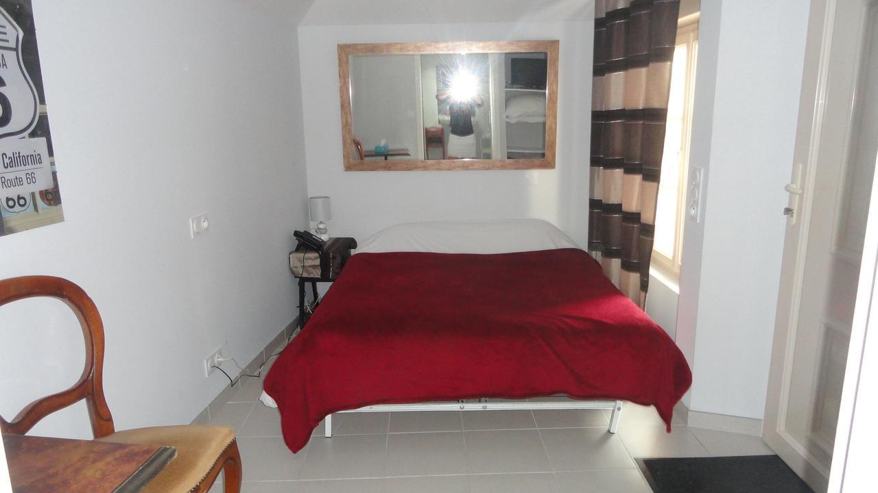Le Quai 3 Hotel Châteaubriant Buitenkant foto