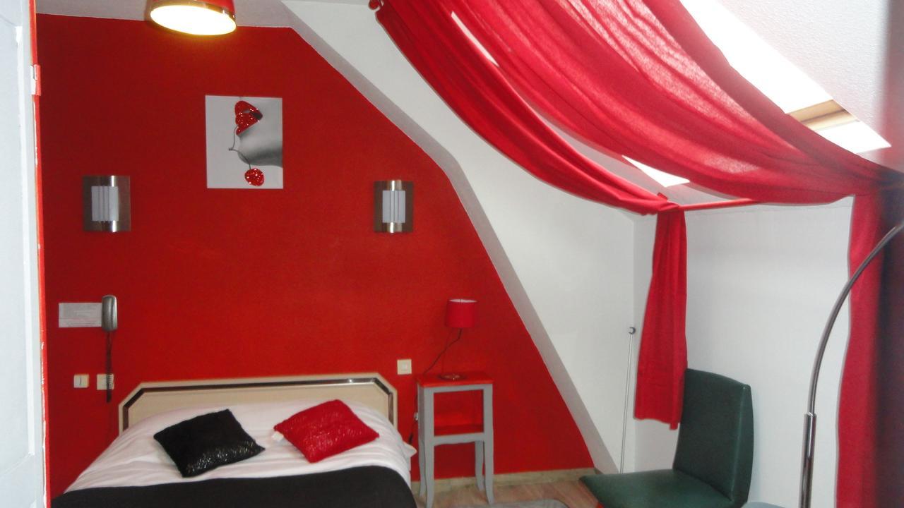 Le Quai 3 Hotel Châteaubriant Buitenkant foto