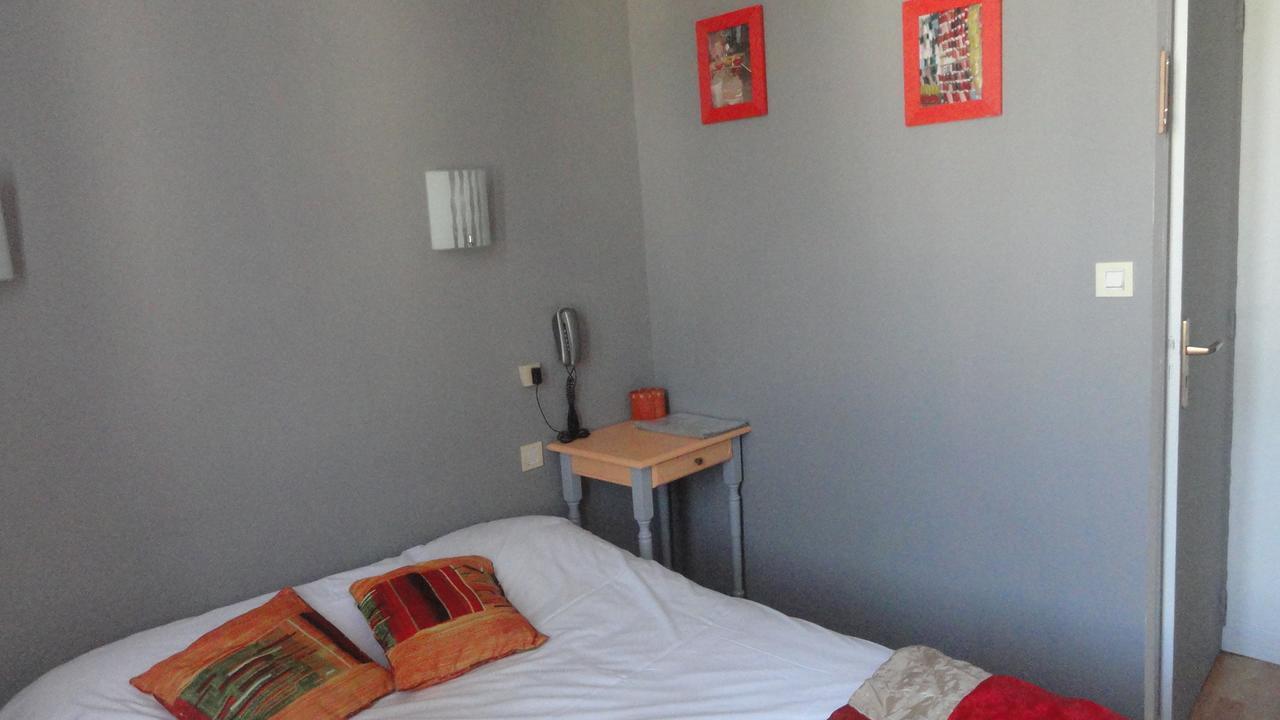 Le Quai 3 Hotel Châteaubriant Buitenkant foto