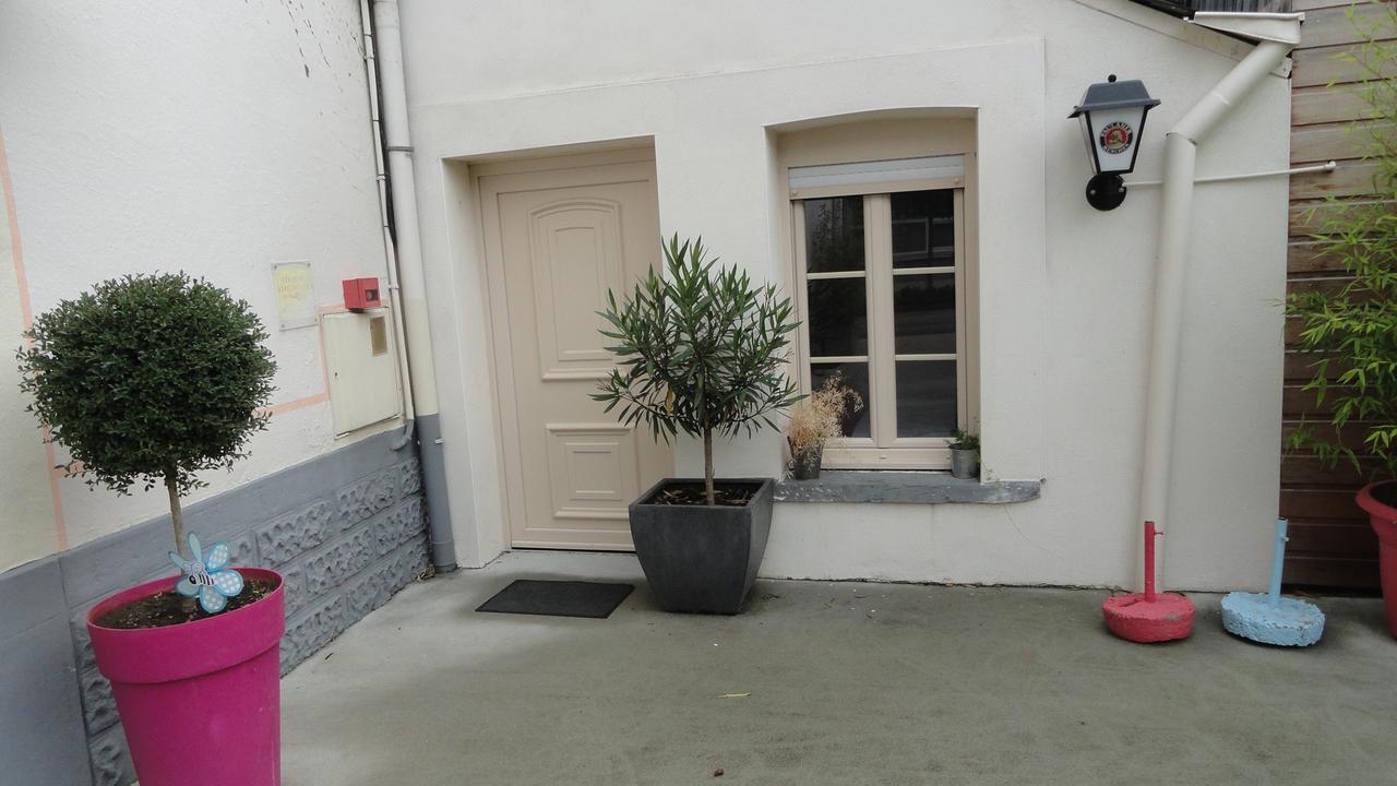 Le Quai 3 Hotel Châteaubriant Buitenkant foto
