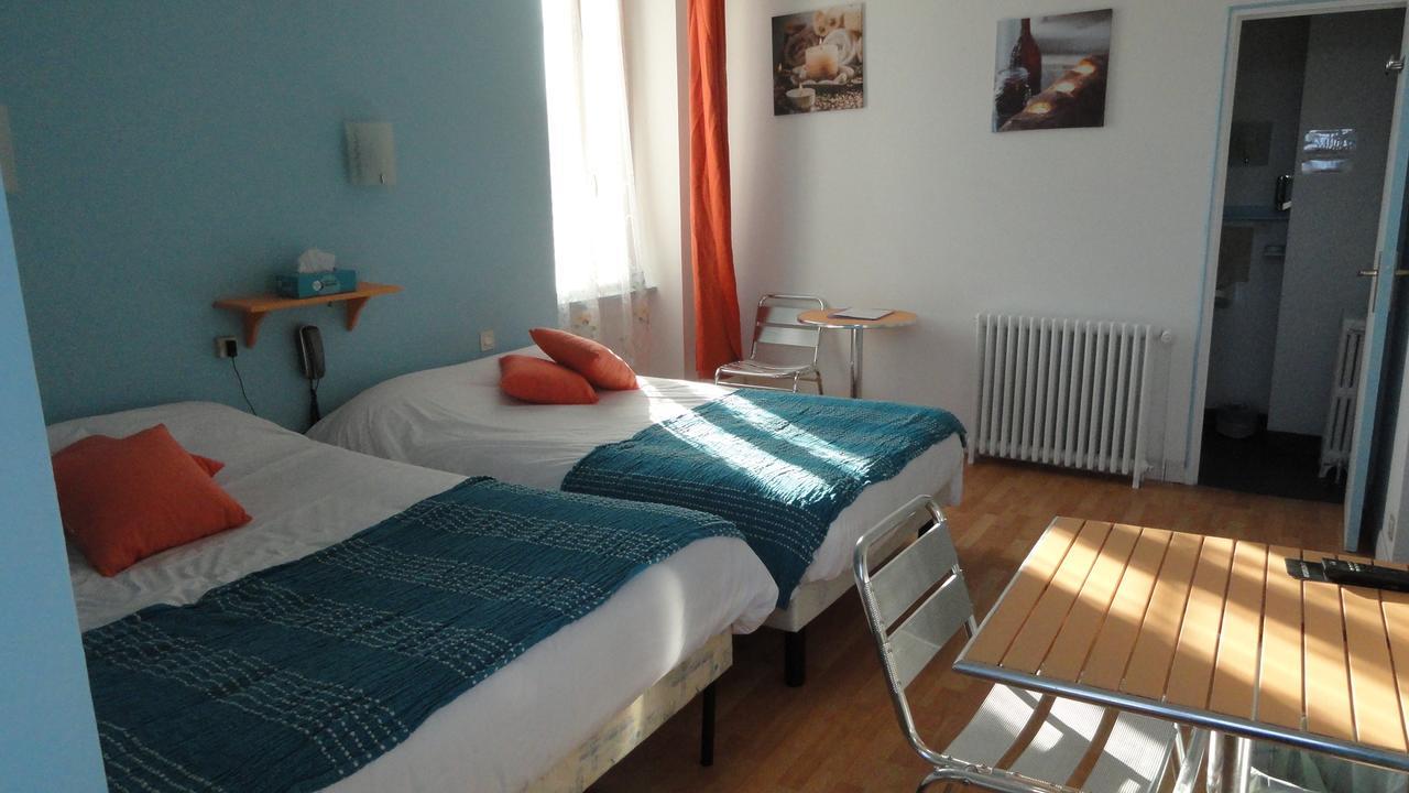 Le Quai 3 Hotel Châteaubriant Buitenkant foto