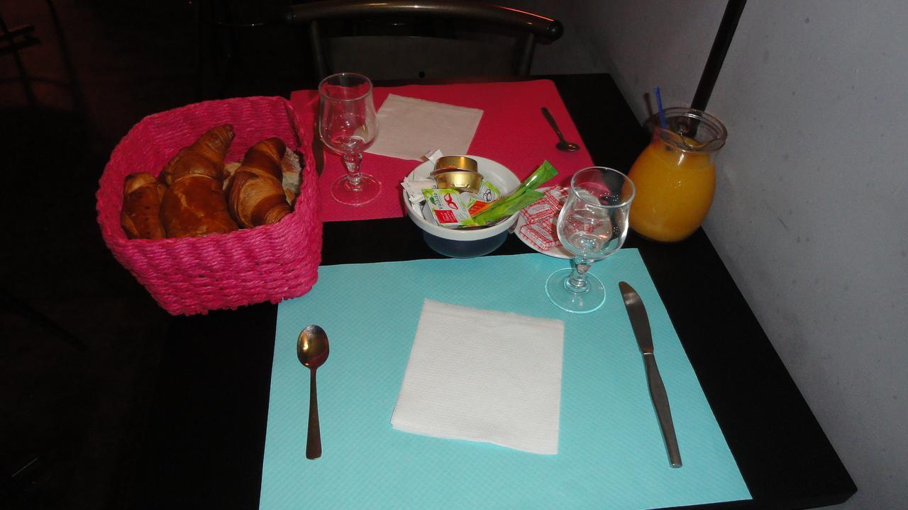 Le Quai 3 Hotel Châteaubriant Buitenkant foto